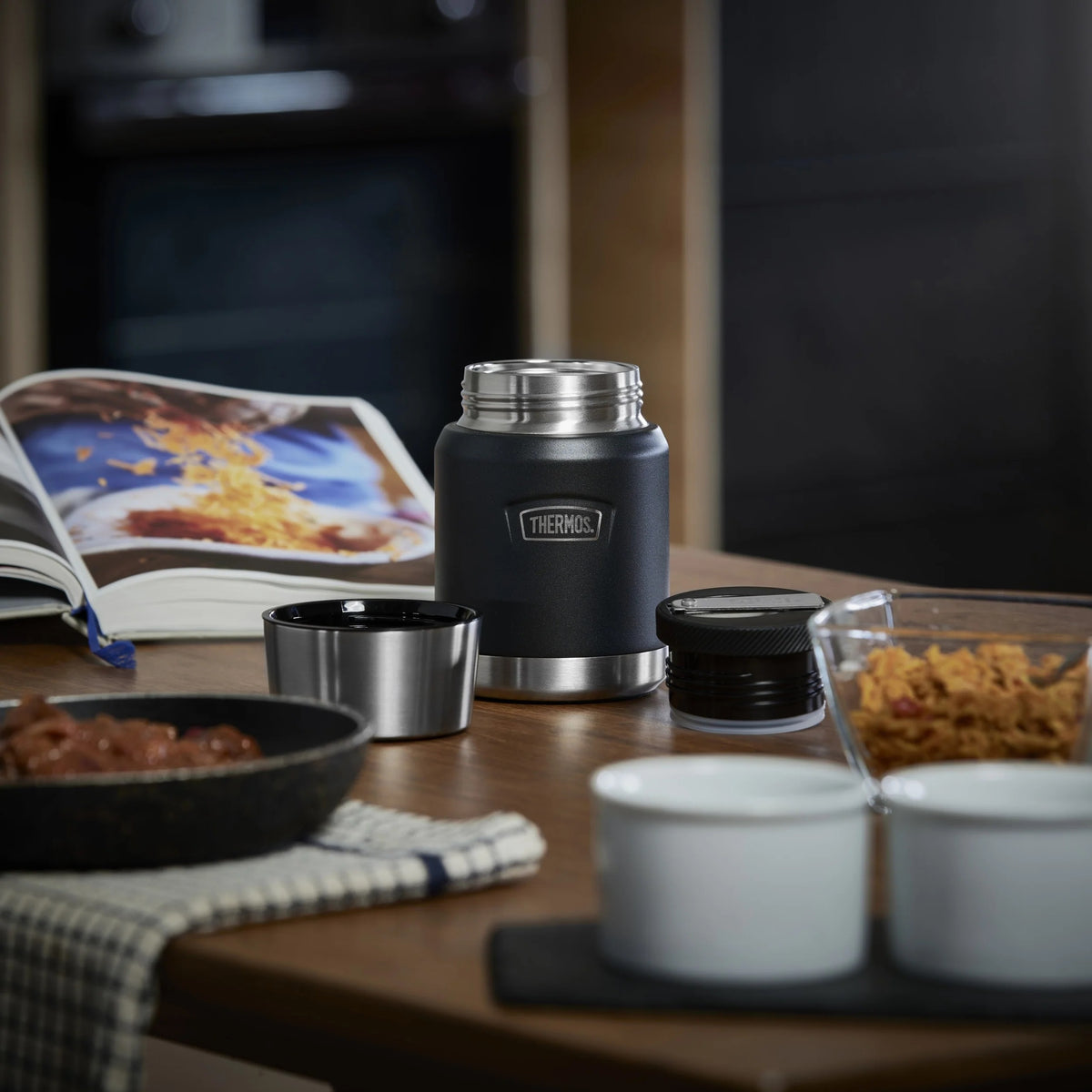 Thermos Icon Series Food Flask Granite Black 10cm x 10cm x 15cm 470ml 460g 230018 | Stow-Away Spoon Storage | Vacuum Insulated Stainless Steel | 10-Hrs Hot and 24-Hrs Cold | Leakproof | Durable and Portable | Non-slip Base | Insulated Pressure Relief