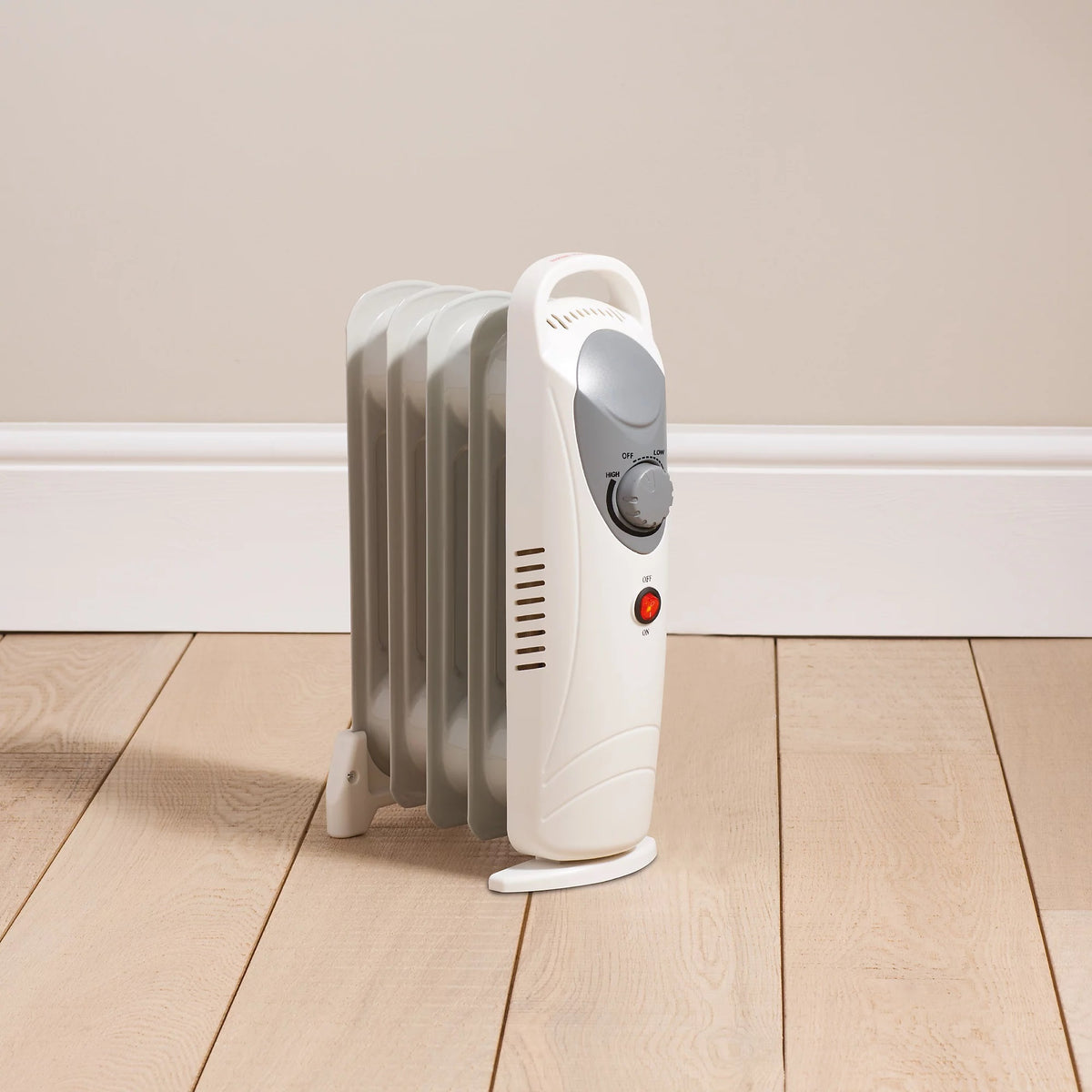 Daewoo 650W Mini Oil Filled Radiator White HEA1143 | Thermostat Control | Power Indicator | Portable | Safe and Secure
