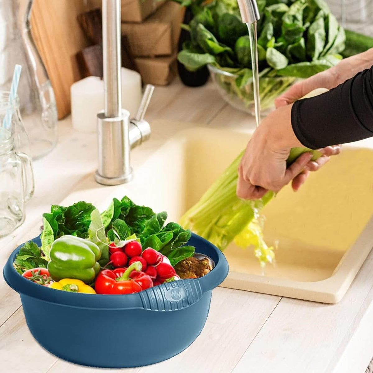Wham Round Casa Bowl 32cm Navy 17157 | Durable Plastic Mixing and Washing Bowl | Lightweight and Easy to Clean | Ideal for Kitchen-Laundry and Household Use