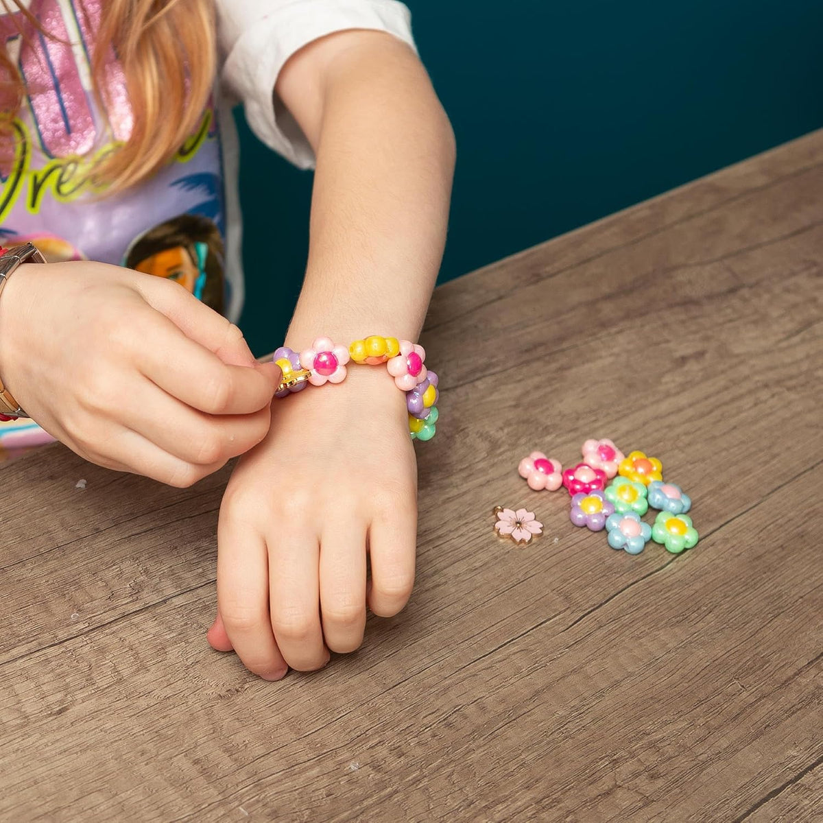 HGL Pretty Flower Pick N Pop Bracelet Kit Multicoloured SV22058 | DIY Bead Bracelet Making Set for Kids | Includes Colourful Beads-Thread and Charms | Creative Craft Activity Gift | Ages 8 Plus