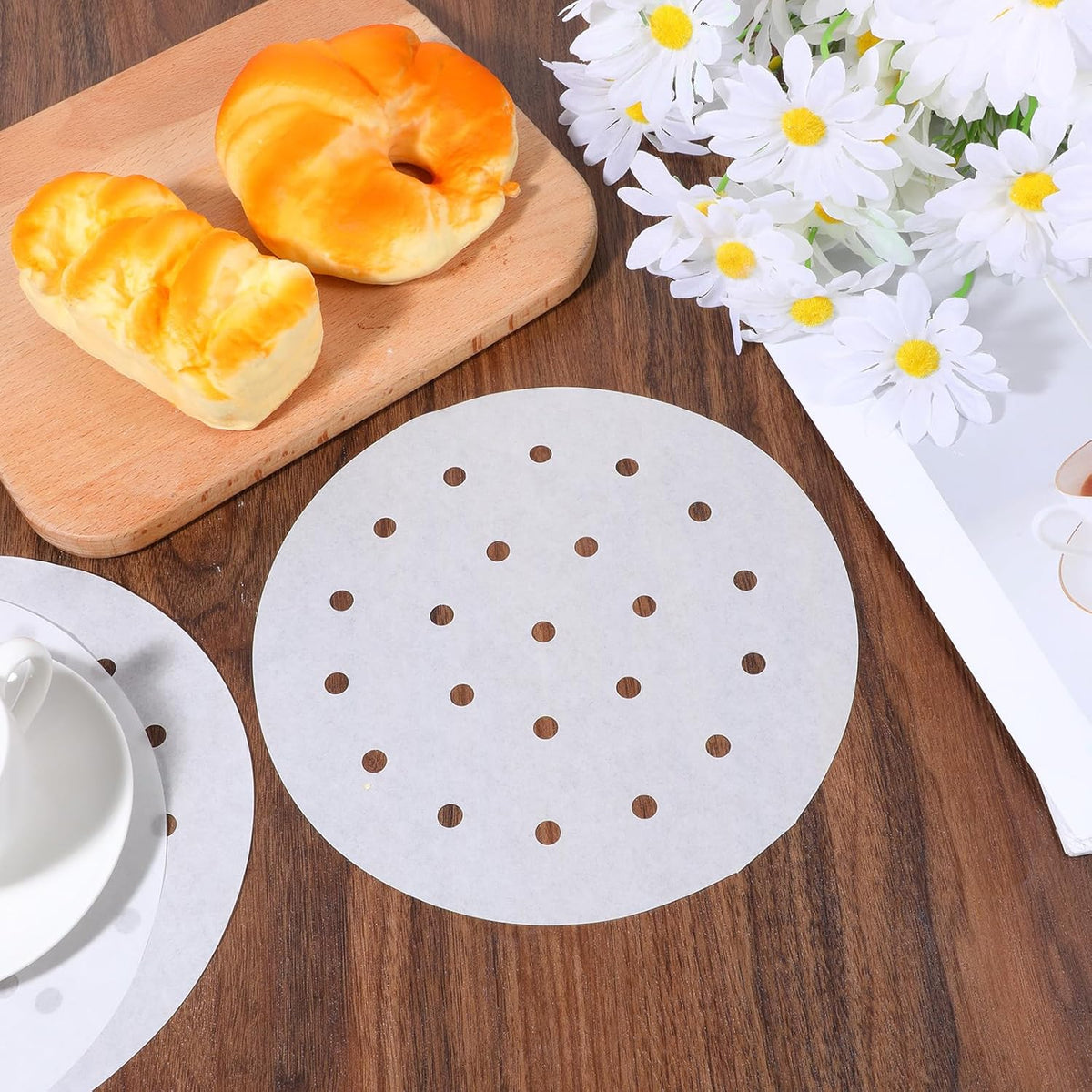 Every Chef Round Air Fryer Liners White Pack of 50 20cm x 20cm 324325 | Non-Stick | For Standard Air Fryers | Catches Drips | Protects Basket | Improves Steam Circulation | Great for Wide Range of Foods | Made from Food Grade
