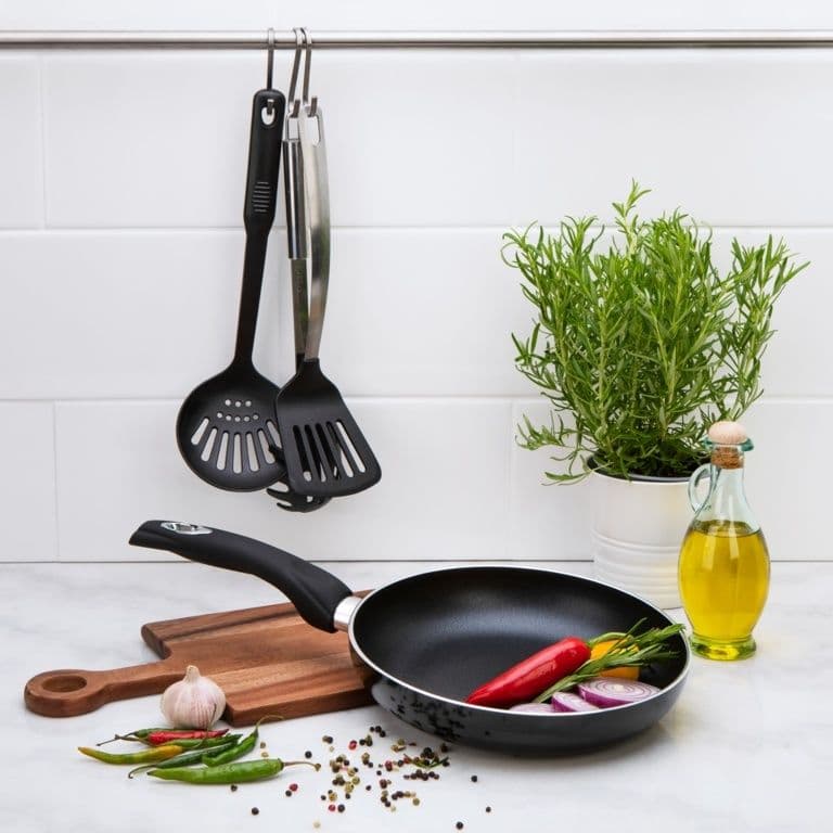 Pendeford Diamond Non-Stick Frying Pan Black 24cm P624 | Improved Induction Base | Soft Touch Handles