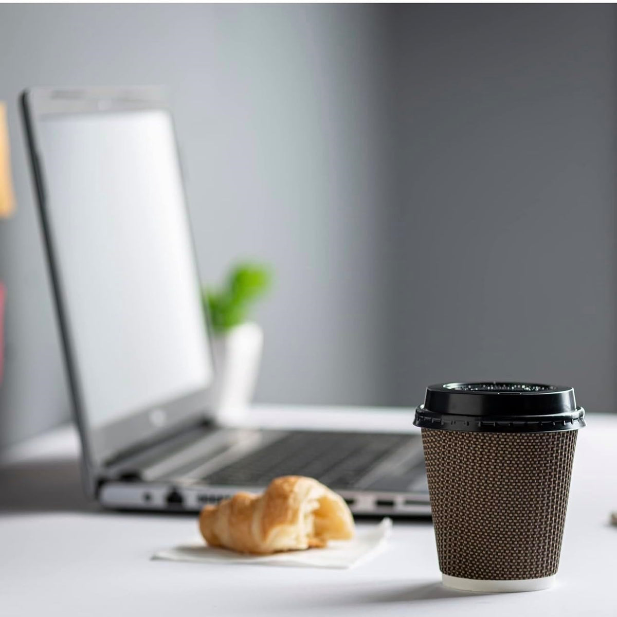 EcoWise Dotted Hot Kraft Cups with Lids Brown 235ml Pack of 8 EC-1598 | Natural and Recyclable | Insulated Paper Coffee Cups | For Tea-Latte and Hot Drinks | Made from Sustainable Sources