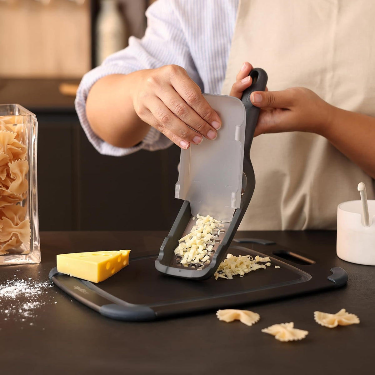 Zyliss Coarse Grater Beluga Grey 280mm x 72mm x 24mm E900064 | Eco Handle