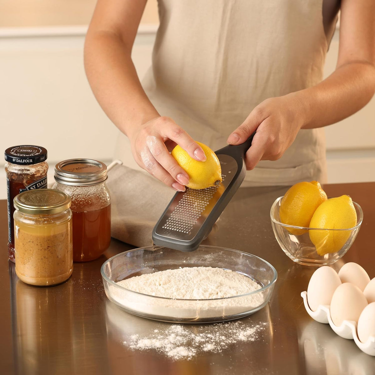 Zyliss Fine Grater Beluga Grey 280mm x 72mm x 24mm E900063 | Eco Handle