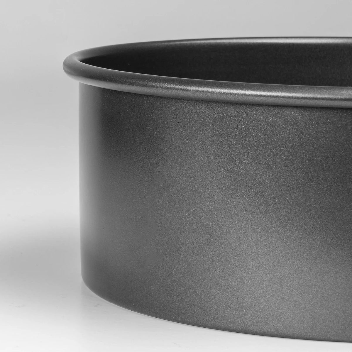 Prochef Loose Base Deep Cake Tin Black 21.6cm x 8cm BKW1831 | Non Stick Round Baking Pan | Heavy-Gauge Carbon Steel | Removable Bottom | Dishwasher Safe Cake Tin | PFAS Free | Cheesecake Pan