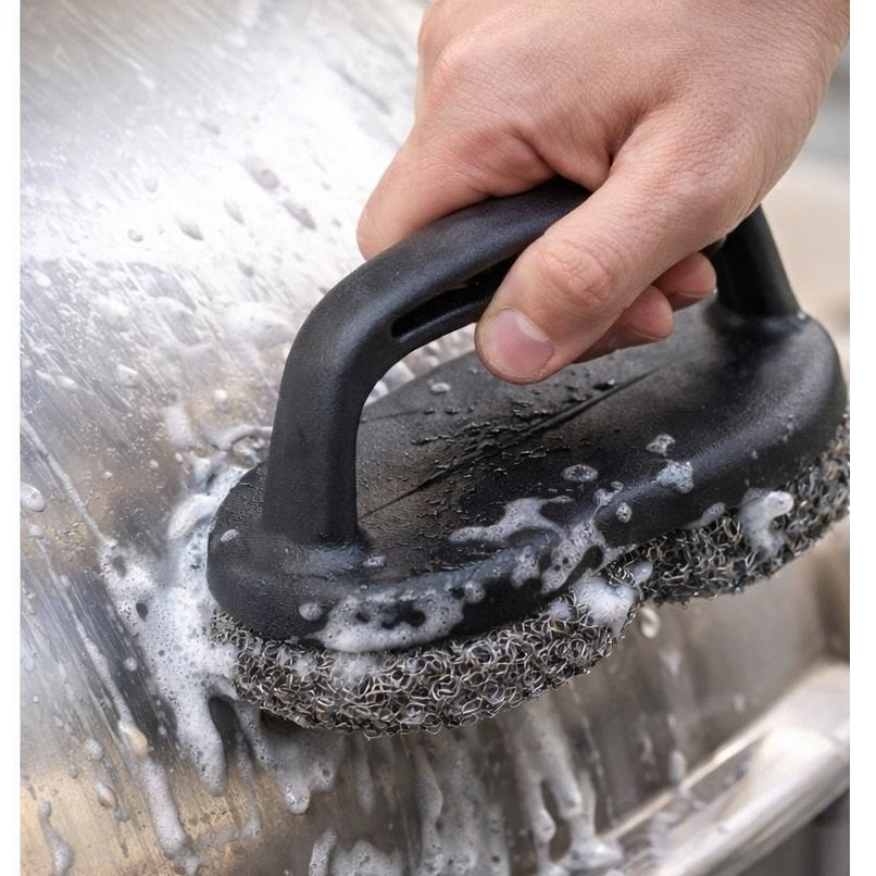 BBQ Grill Brush with Stainless Steel Scourer Pads Black 18cm x 9cm x 10cm YL8000090 | Heavy Duty Barbecue Cleaning Brush | With Ergonomic Handle | Rust Resistant | Grill Scrubber for Outdoor Charcoal and Gas Grills | Wire Scourer Pads | Barbecue Scrub