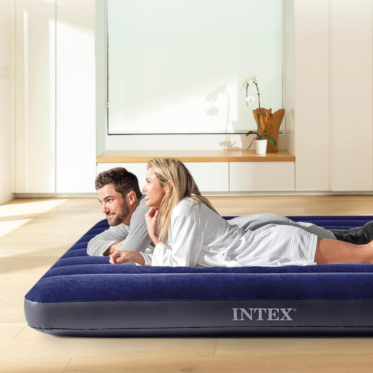 Intex Dura Beam Standard Air Bed Navy Blue 137cm x 191cm x 25cm I03403200 | With Fiber Technology | Enhanced Comfort-Stability and Firmness | Lightweight and High Strength Fibers | Inflatable Mattress | Air-filled Mattress | Inflatable Camping Bed