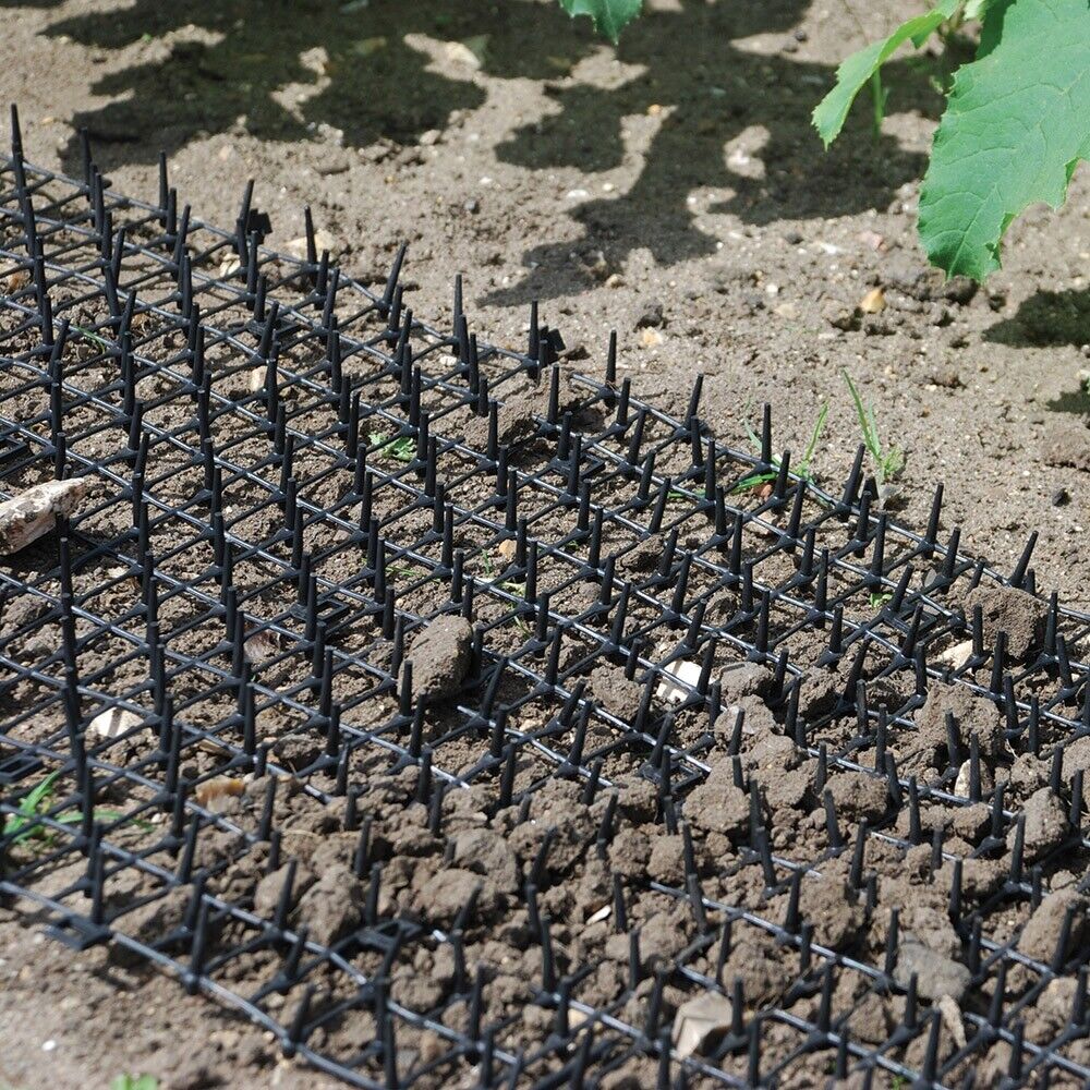 Green Blade Prickle Strip Dig Stopper Black 2Mtr x 28cm FH095 | Weather Resistant PP Material | Spike Size - 20mm | Humane Garden Pest Deterrent Mat | Flexible Spike Barrier | Garden Spike Mat | Cat Deterrent Mat | Dog Digging Deterrent | Garden Pest