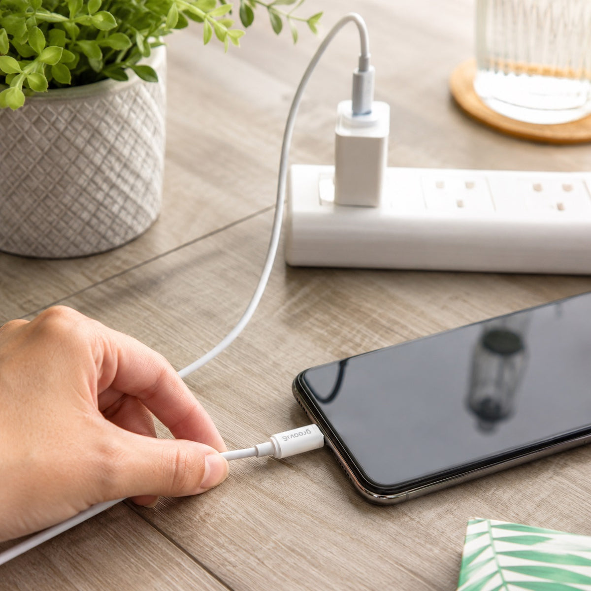Groov-e Micro USB to USB-A Charging Cable White 1Mtr GVMA061WE | Fast Charge Compatible | Charge and Sync | 2.4A Power Output