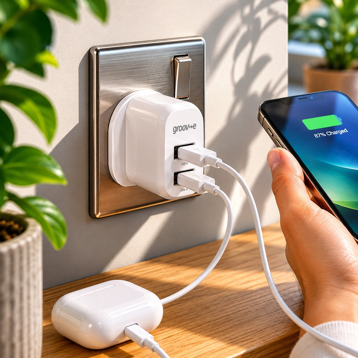 Groov-e Dual USB-A Wall Charger White GVMA103WE | Efficient Charge | 2x USB A Ports | 12W Power