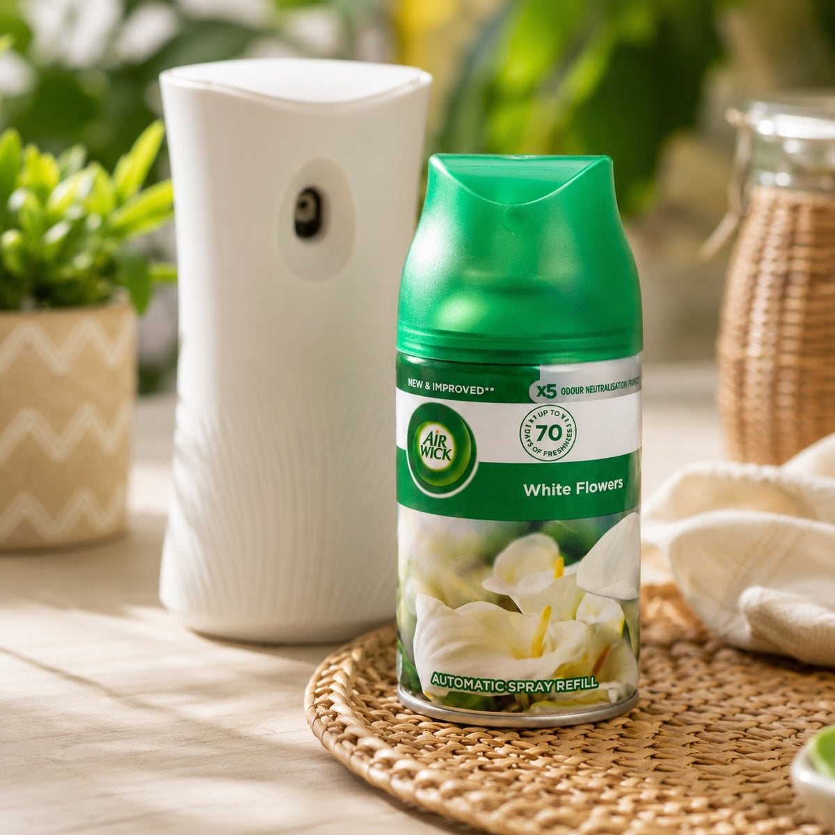 AirWick White Flowers Freshmatic Automatic Spray Refill Green 250ml AIR953 | 5x Odour Neutralization | Upto 70 Days of Freshness