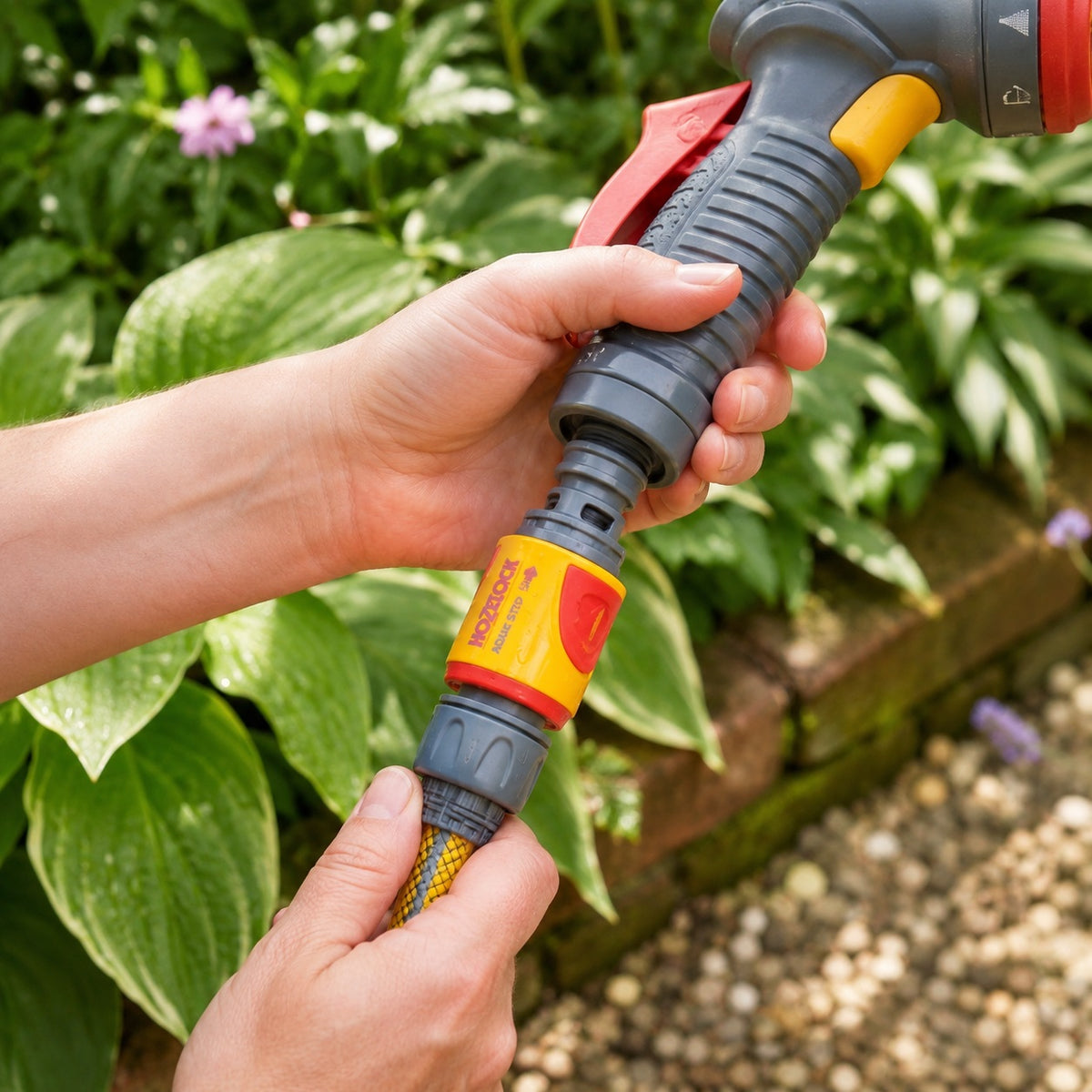 Hozelock Soft Touch Aqua Stop Flex Connector Multicolour 12.5-15mm 2055P0000 | Supplied With Complete Fittings | Garden Watering Equipment | Flexible Water Connector | Durable Hose Fitting | Irrigation Connector