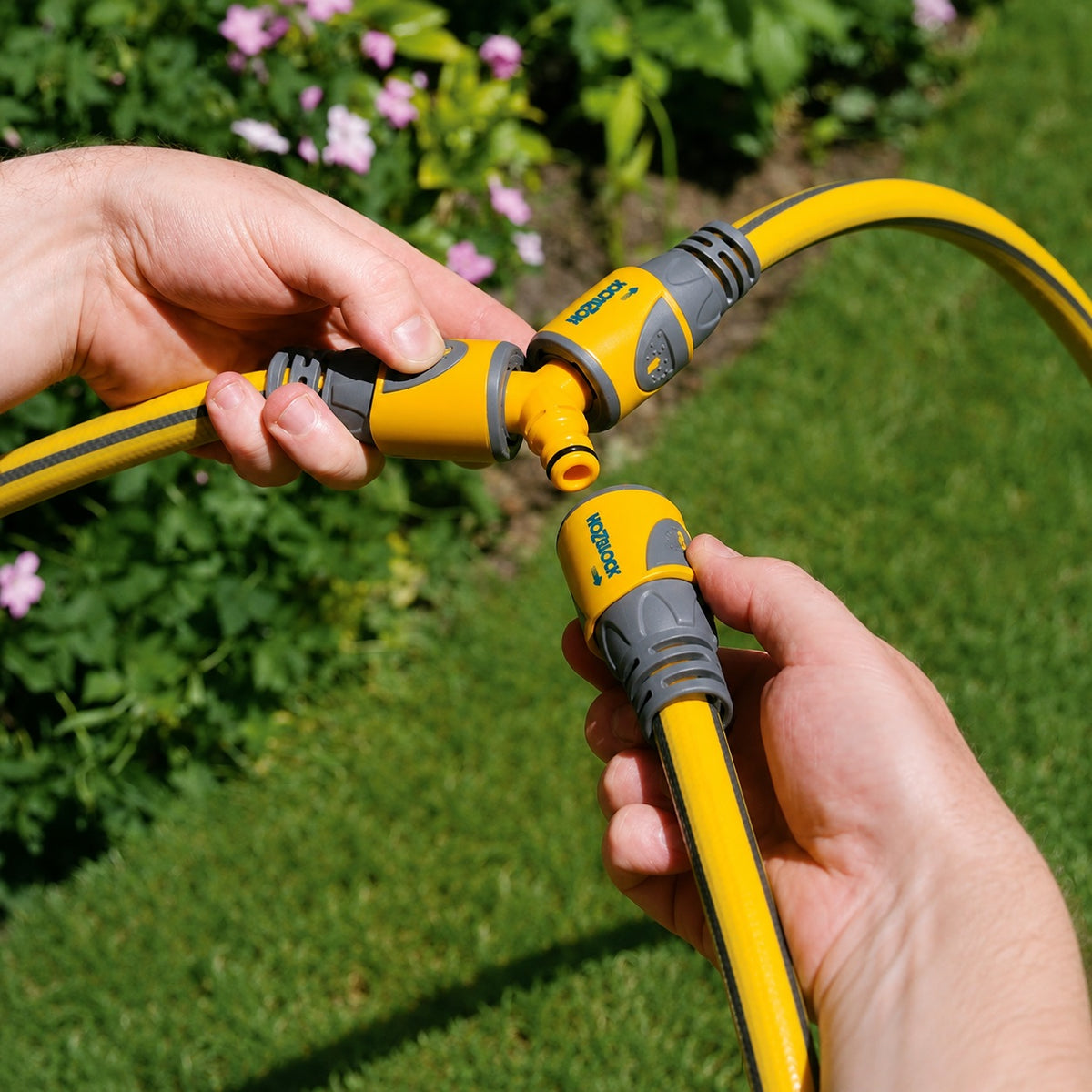 Hozelock Y Connector Yellow 2293P9000 | Garden Hose Y Split Connector | 2-Way Hose Pipe Connector | Water Hose Joiner | Supplied with Complete Fittings
