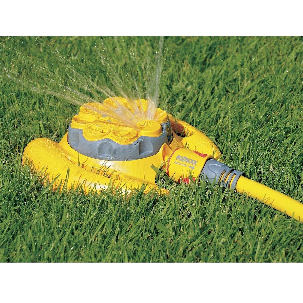 Hozelock 8 Spray Pattern Dial  Multi-Sprinkler Yellow 2515P0000 | 79 Mtr Square Max Coverage | Soft-Touch Easy-Grip Adjuster Ring | Stable Sled Base Lawn and Border Waterer | Fine Mist to Square Pattern Irrigation | Supplied with Complete Fittings