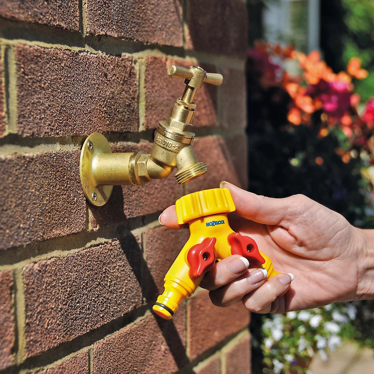 Hozelock Heavy Duty Plastic Dual Tap Connector Yellow 0.75-Inch 22560000 | Supplied With Complete Fittings | Tap Adapter | Two Way Tap Connector | Hose Pipe Tap Fitting