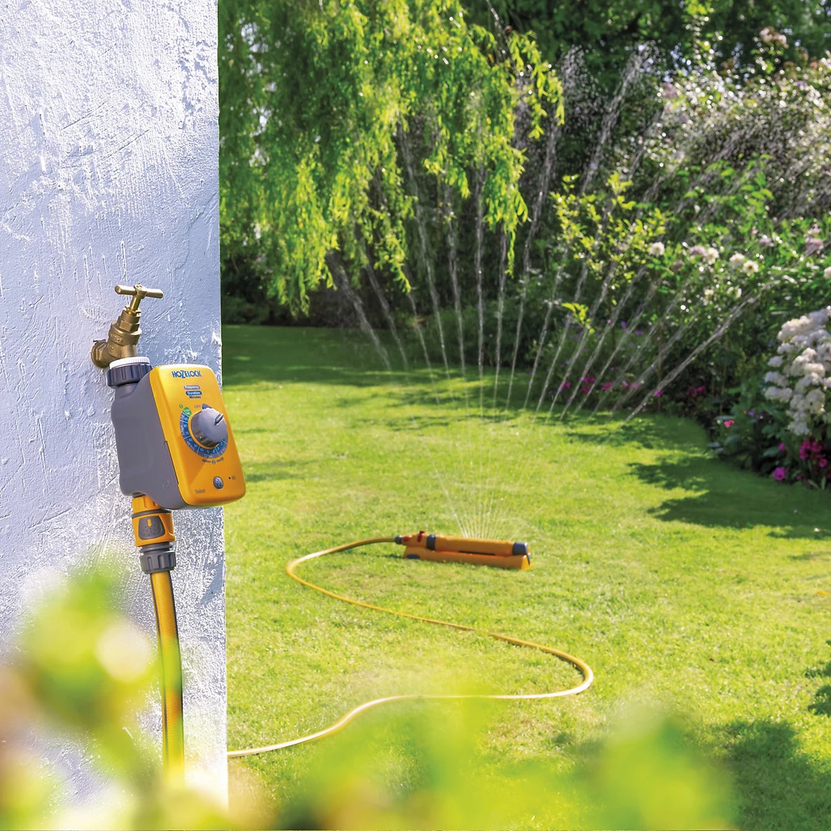 Hozelock Select Controller Water Timer Yellow 22200000 | Supplied With Complete Fittings | Plant Watering Timer | Irrigation Controller | Garden Watering Accessory | Automatic Irrigation System