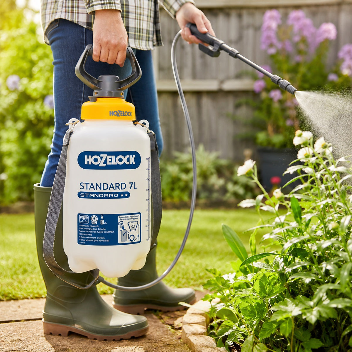 Hozelock Standard Sprayer with Shield White 7Ltr 42999 | Supplied With Complete Fittings | Garden Sprayer | Watering Sprayer | Gardening Tools | Fertilizer Sprayer | Pesticide Sprayer