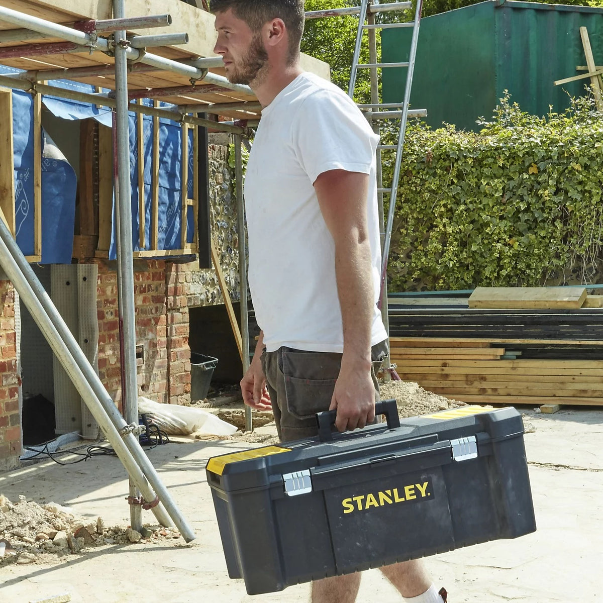 Stanley Metal Latch Essential Box Yellow and Black 26-Inch STST82976-1 | Weight - 3.05Kg | Hand Tool Storage | Workshop Tool Box | Lockable Tool Box | Garage Tool Box