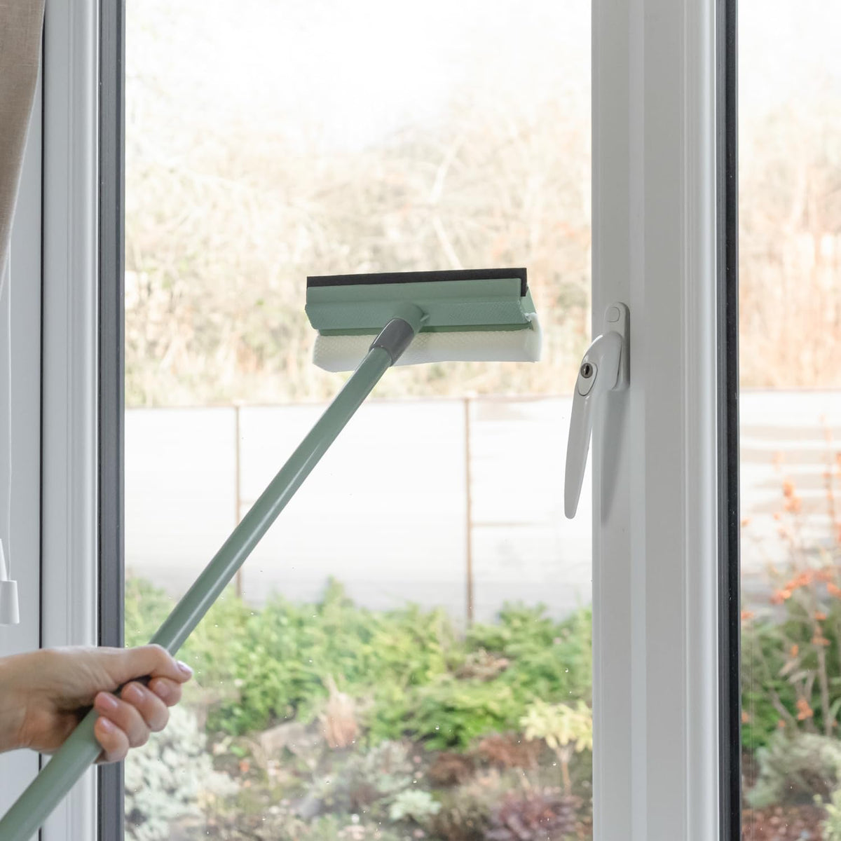 JVL 2-in-1 Sponge Window Cleaner with Extendable Pole Green 57cm-90cm 20-735GN | Extendable Telescopic Pole Glass Cleaning Tool | Rubber Squeegee Edge Mesh Sponge | Suitable for Windows Tiles Shower Screens Conservatories