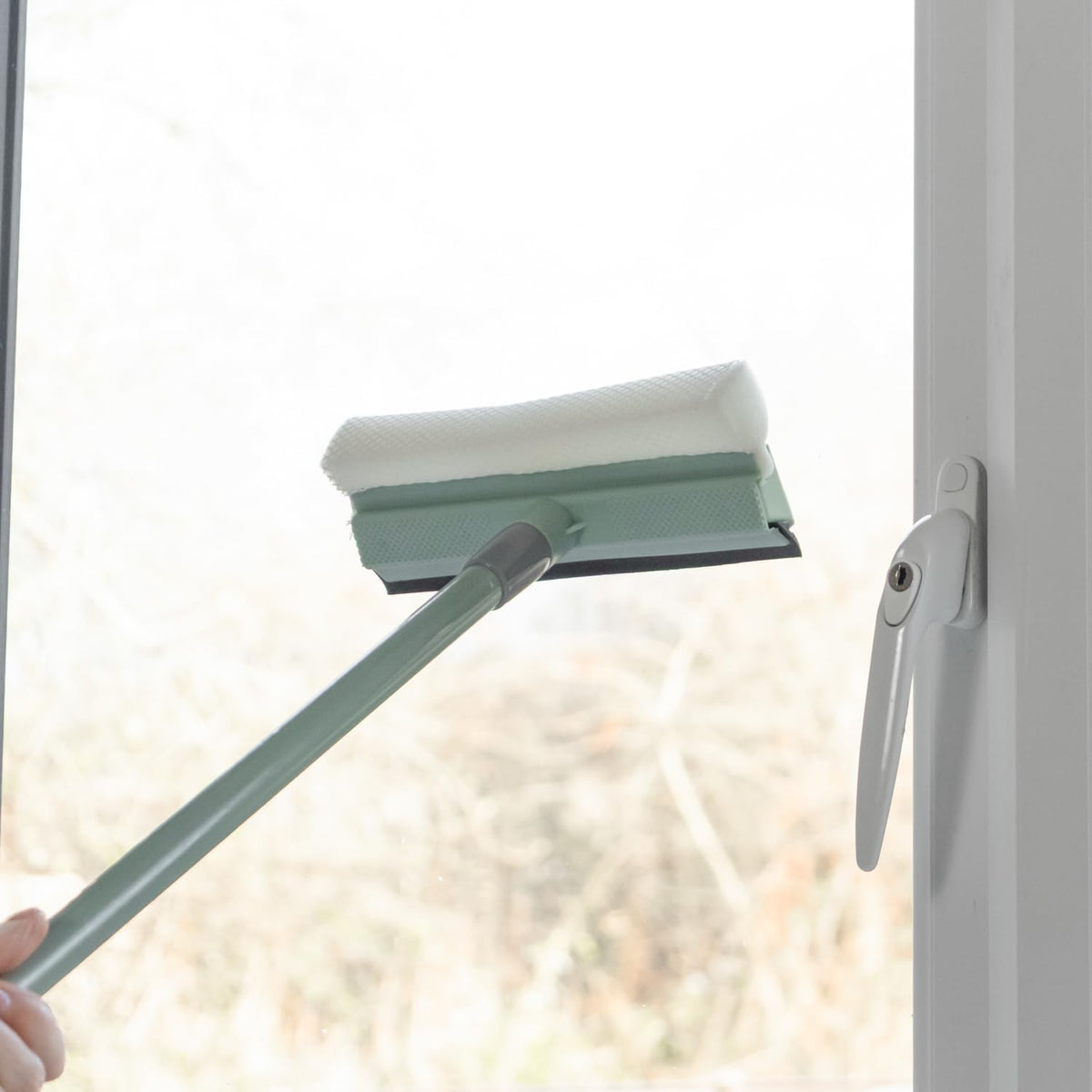 JVL 2-in-1 Sponge Window Cleaner with Extendable Pole Green 57cm-90cm 20-735GN | Extendable Telescopic Pole Glass Cleaning Tool | Rubber Squeegee Edge Mesh Sponge | Suitable for Windows Tiles Shower Screens Conservatories