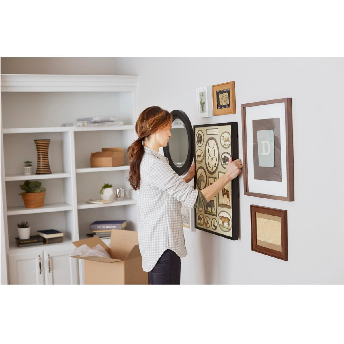3M Command Narrow Picture Hanging Strips White Pack of 4 Pairs 4342-4 | 3M Damage Free Adhesive Hanging | Holds Strongly and Removes Cleanly | Suitable for Frames Up To 45cm x 60cm Wall Mount Display | Holds upto 5kg Max