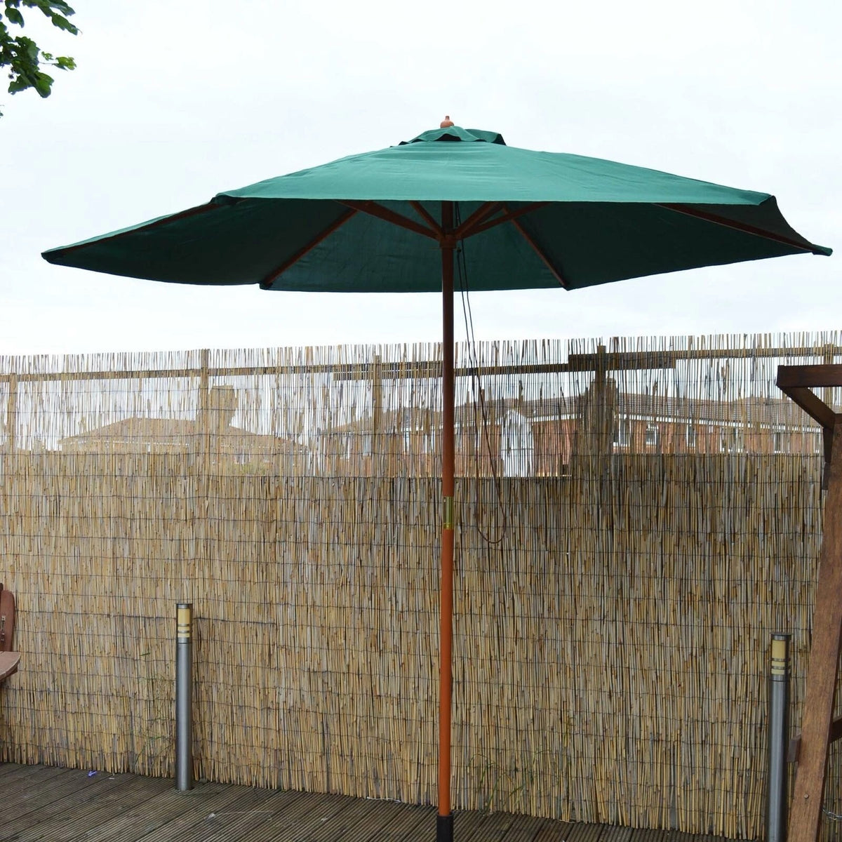 Kingfisher Wooden Garden Parasol Green 2.4Mtr P27G | 2.4Mtr Height x 2.4Mtr Diameter | Robust | Easy to Use Design | Ideal for Use With Many Patio Sets | Simple to Assemble | Garden Sun Shade | Garden Accessories
