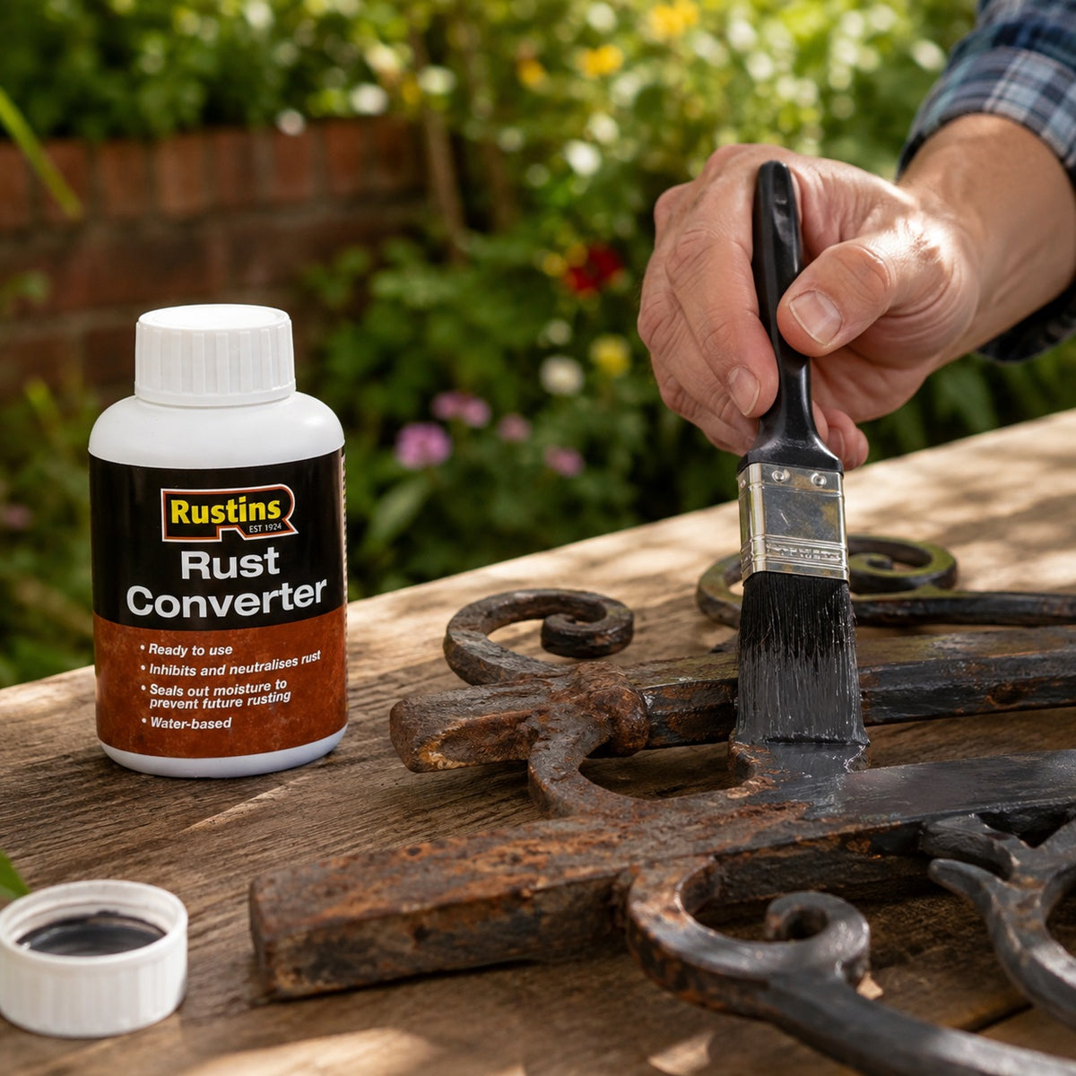 Rustins Rust Converter 250ml RUSC250 | Ready To Use | Inhibits and Neutralises Rust | Seals Out Moisture to Prevent Future Rusting | Water-Based | Iron and Steel Rust Treatment | Metal Paint Preparation | Metal Maintenance Treatment
